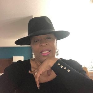 Meet your Posher, Beverly